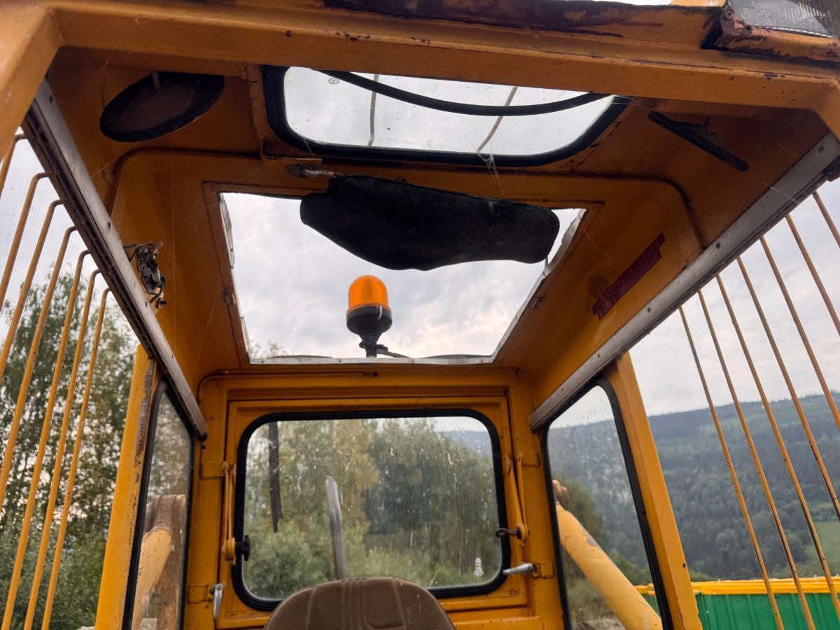 Volvo BM LM841 frontlaster med skuffe og gafler