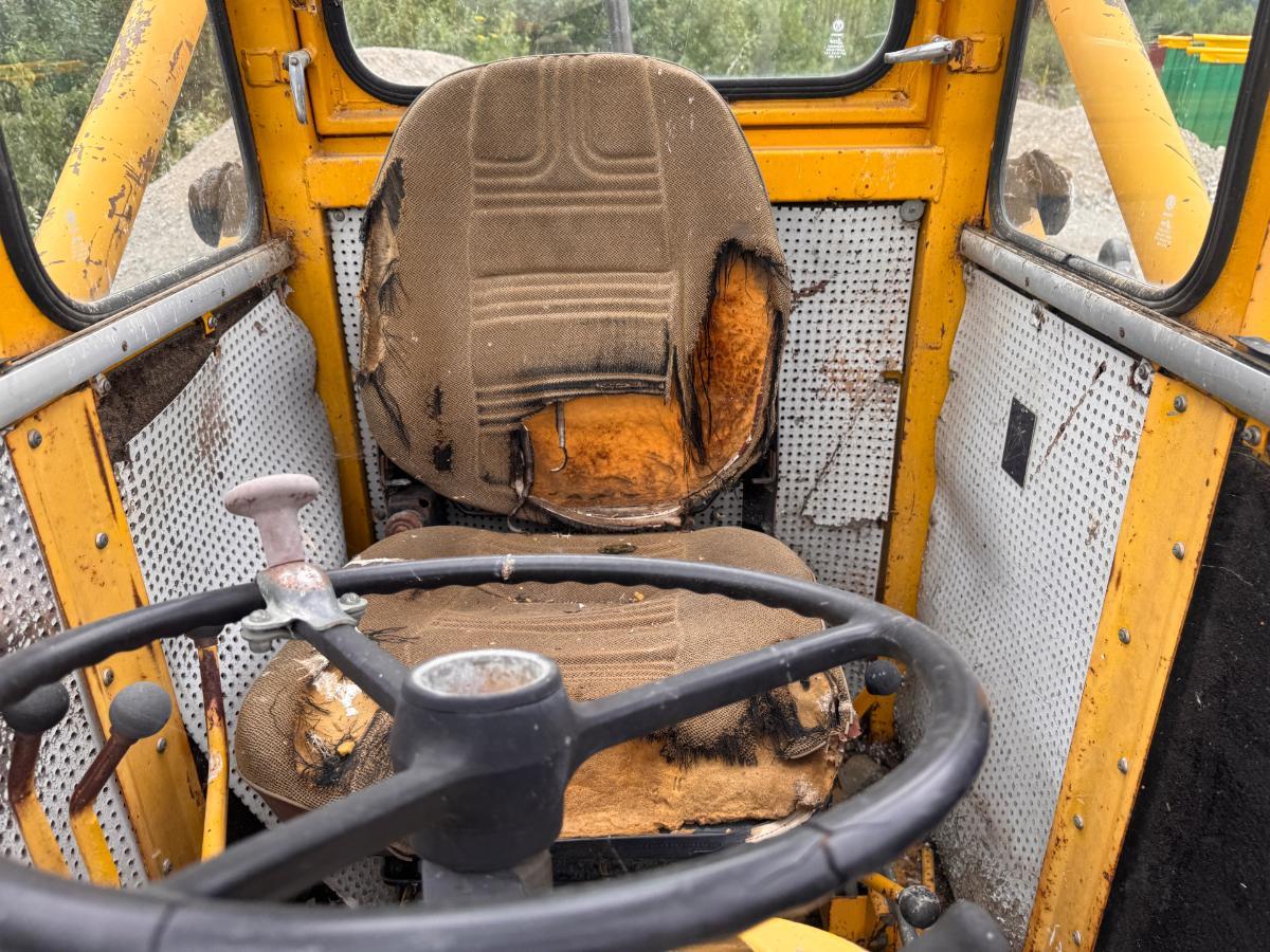 Volvo BM LM841 frontlaster med skuffe og gafler