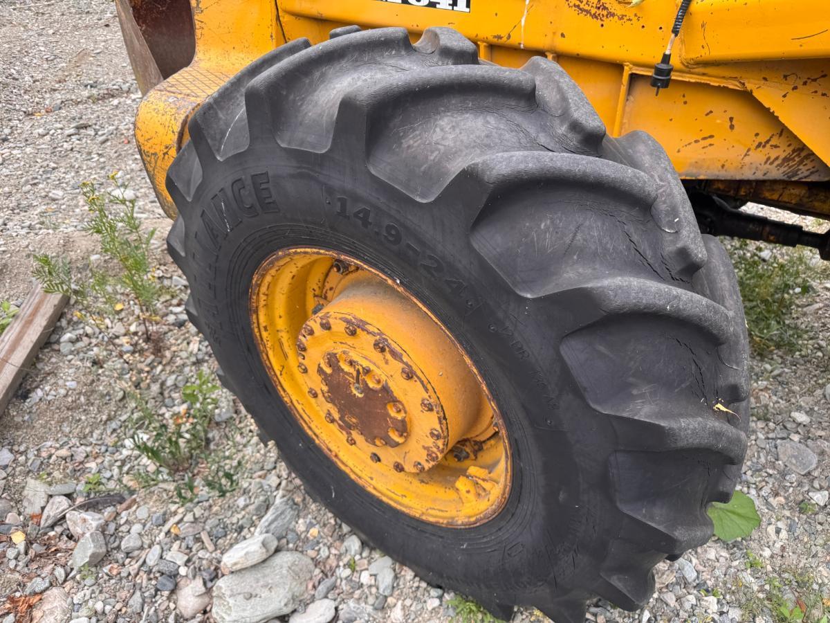 Volvo BM LM841 frontlaster med skuffe og gafler