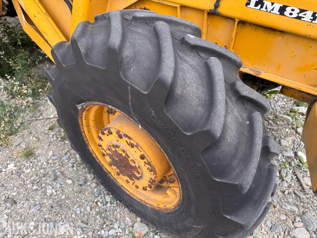 Volvo BM LM841 frontlaster med skuffe og gafler