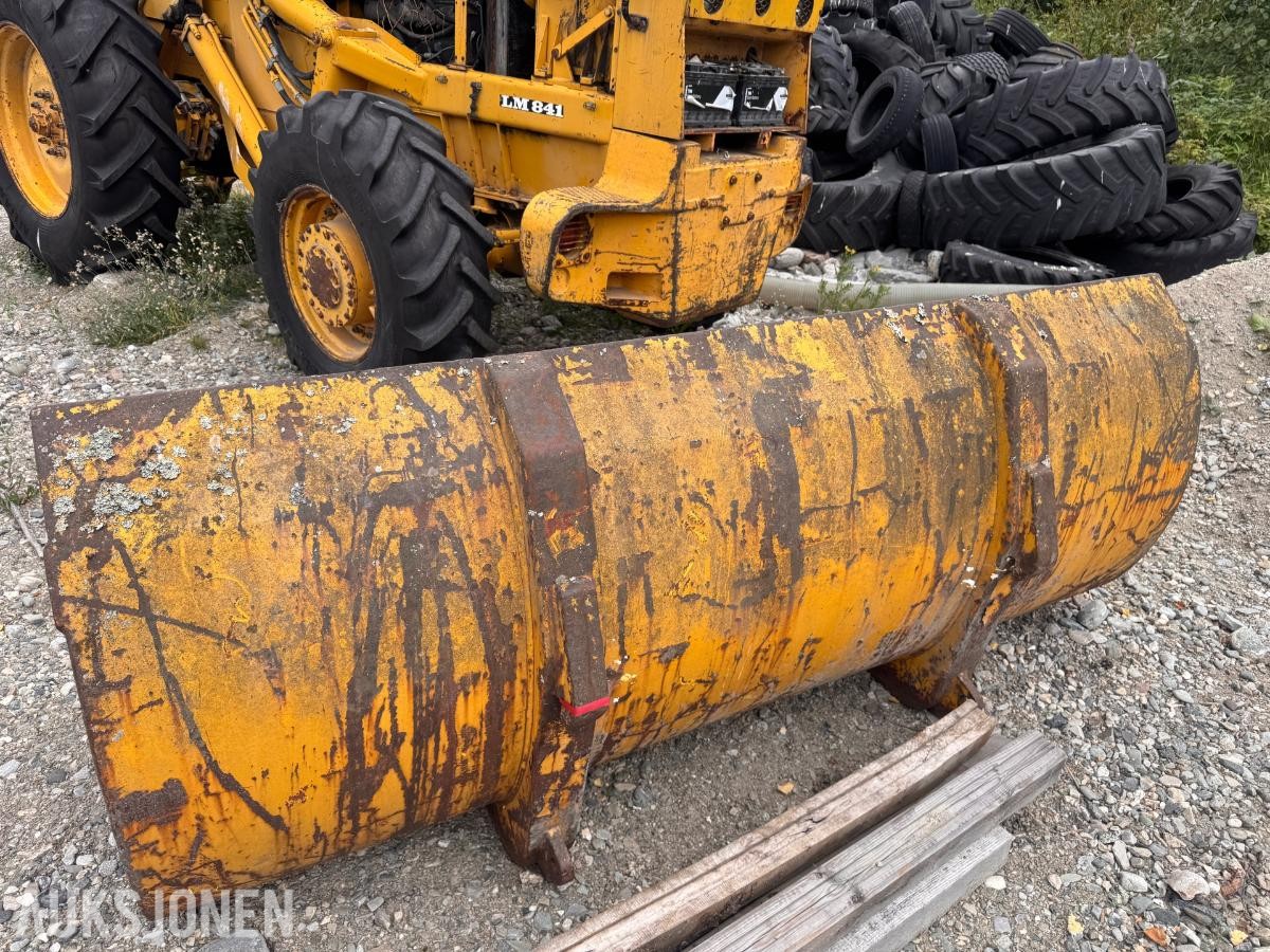 Volvo BM LM841 frontlaster med skuffe og gafler