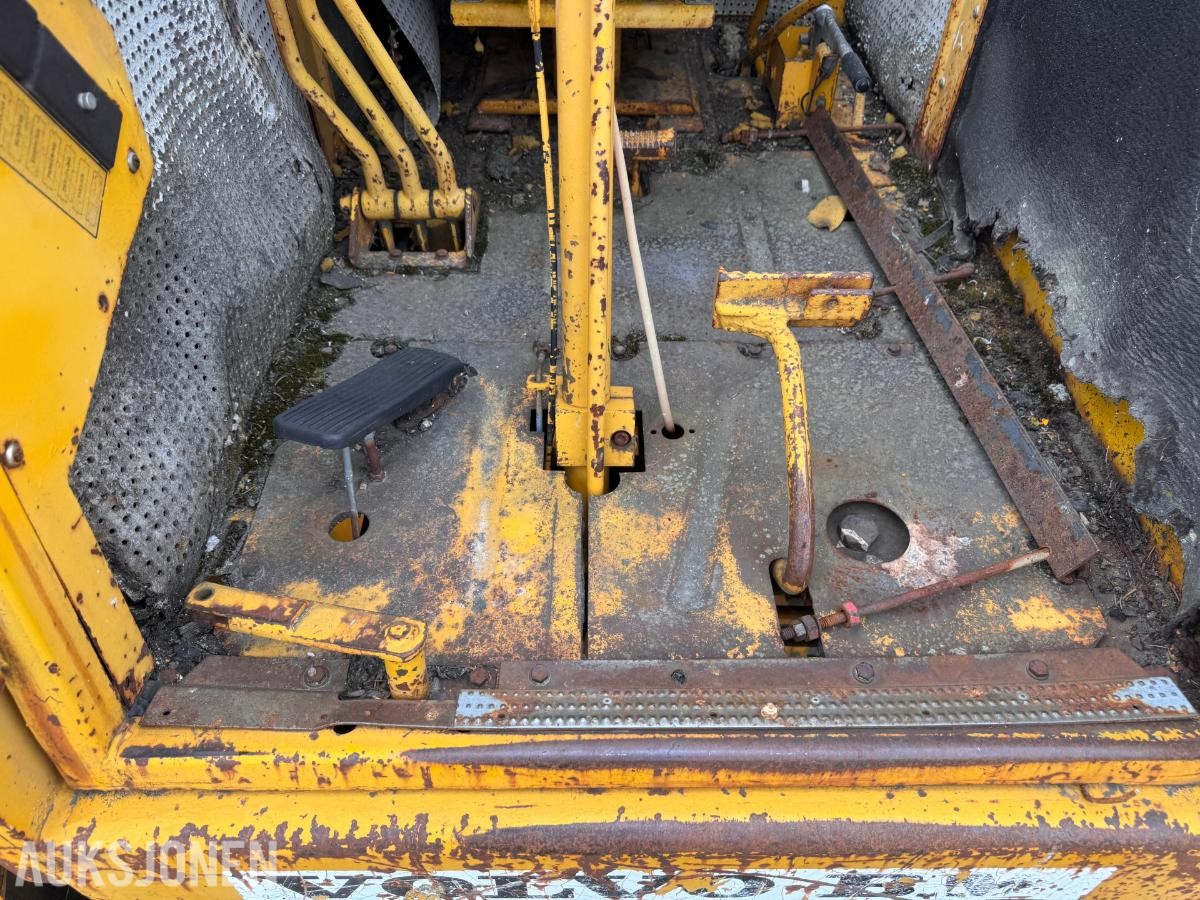 Volvo BM LM841 frontlaster med skuffe og gafler