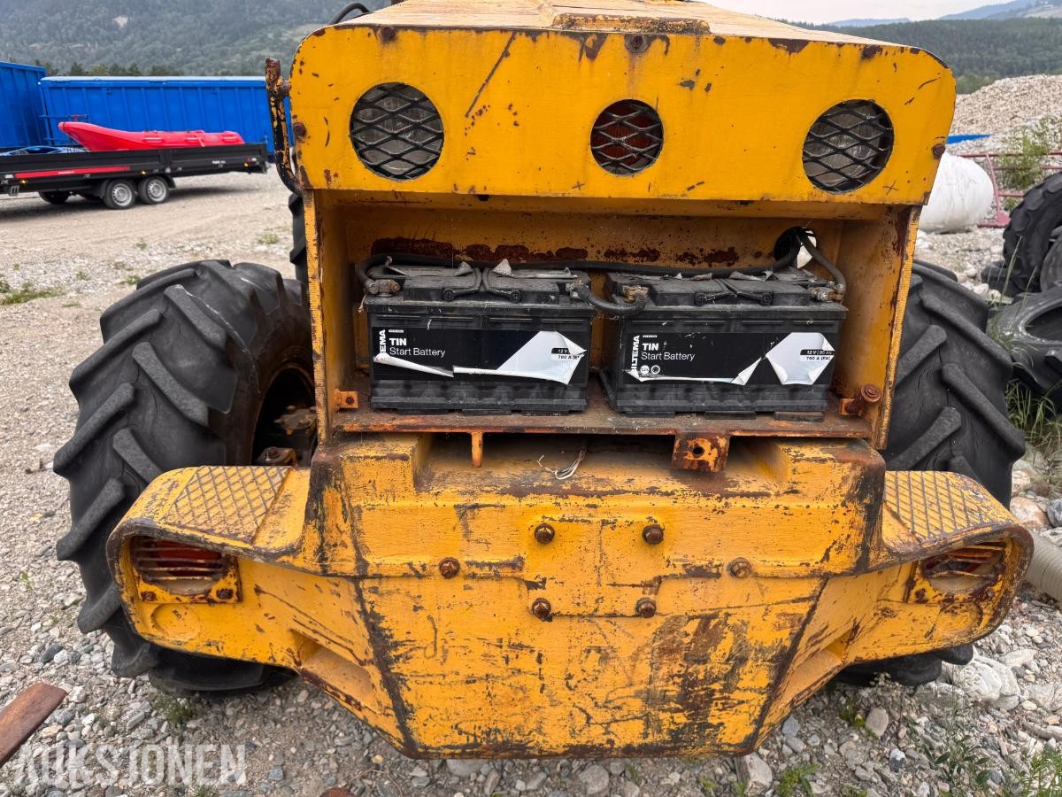 Volvo BM LM841 frontlaster med skuffe og gafler