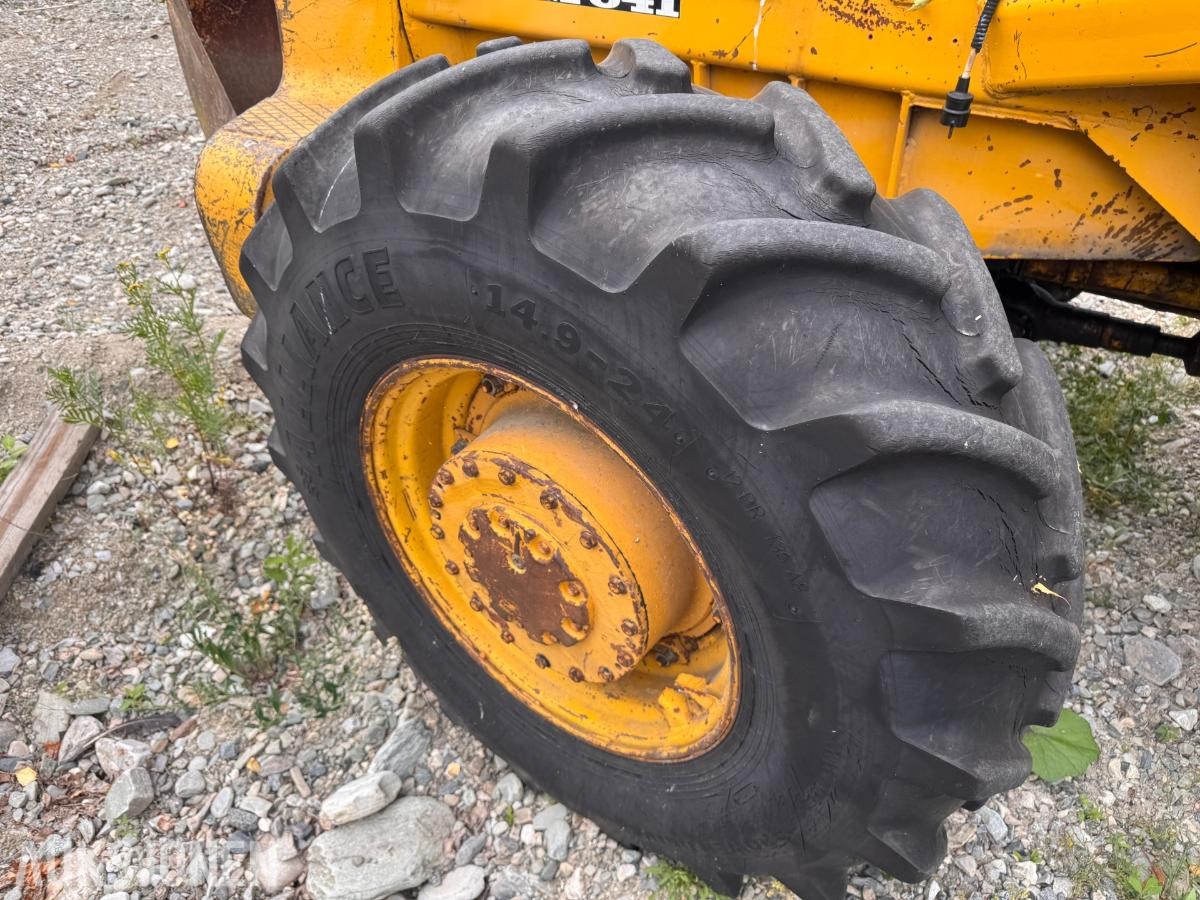 Volvo BM LM841 frontlaster med skuffe og gafler