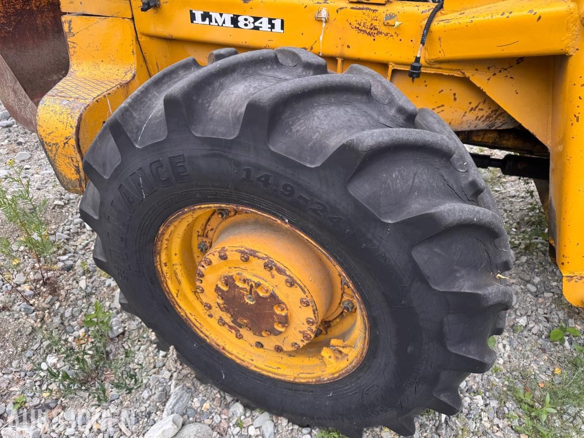 Volvo BM LM841 frontlaster med skuffe og gafler