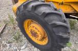 Volvo BM LM841 frontlaster med skuffe og gafler