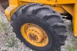 Volvo BM LM841 frontlaster med skuffe og gafler