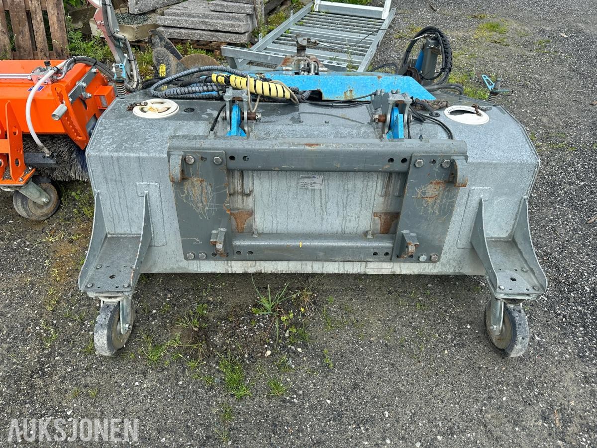 2013 Snowek K180 feiemaskin med oppsamler K180 feiemaskin med oppsamler