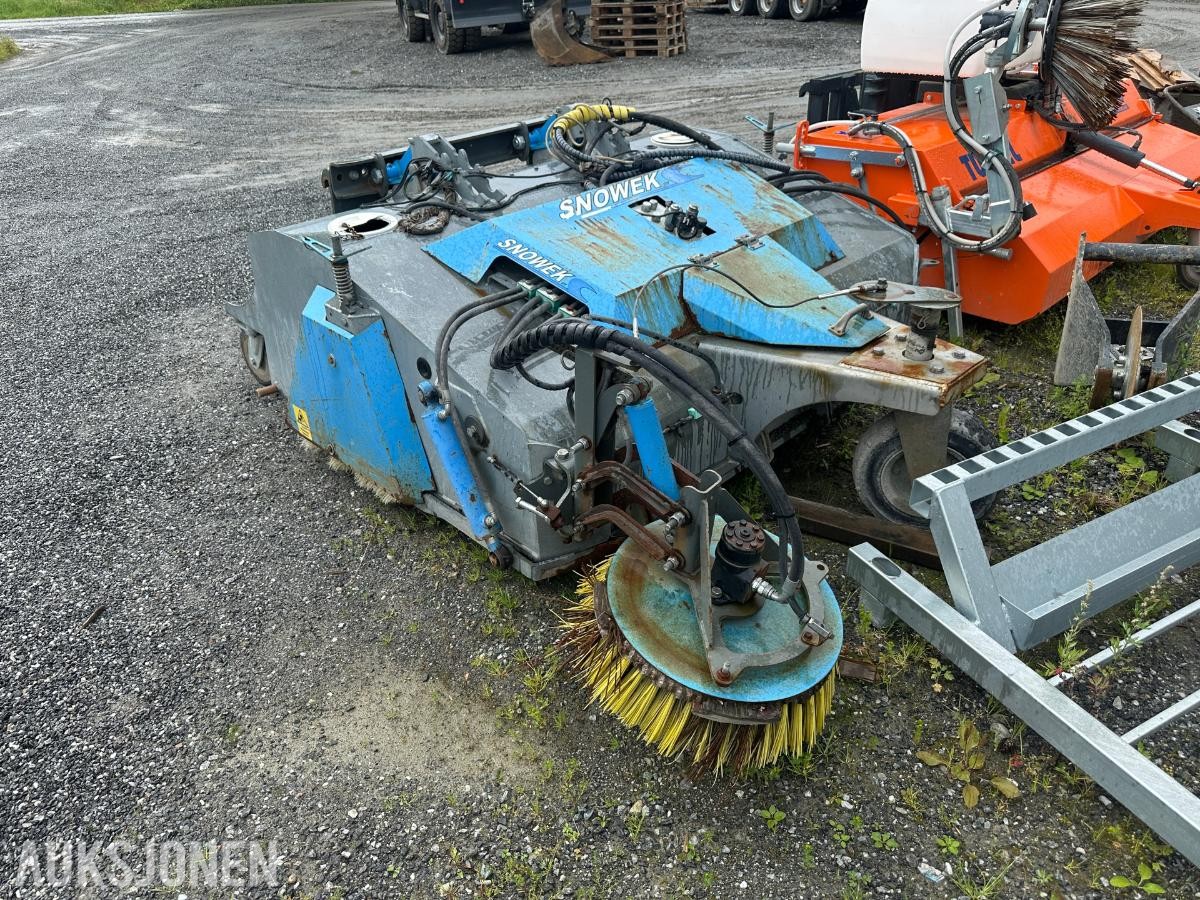 2013 Snowek K180 feiemaskin med oppsamler K180 feiemaskin med oppsamler