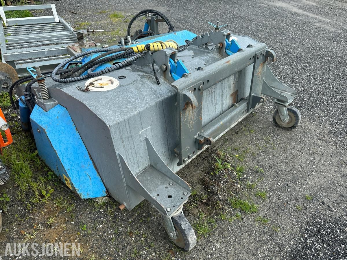 2013 Snowek K180 feiemaskin med oppsamler K180 feiemaskin med oppsamler