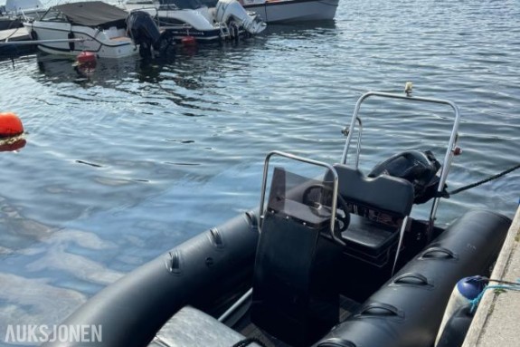 2021 Surplus Rib 330 Exclusive