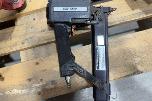 Italair/ABAC kompressor med Duo-Fast spiker- og stiftepistoler