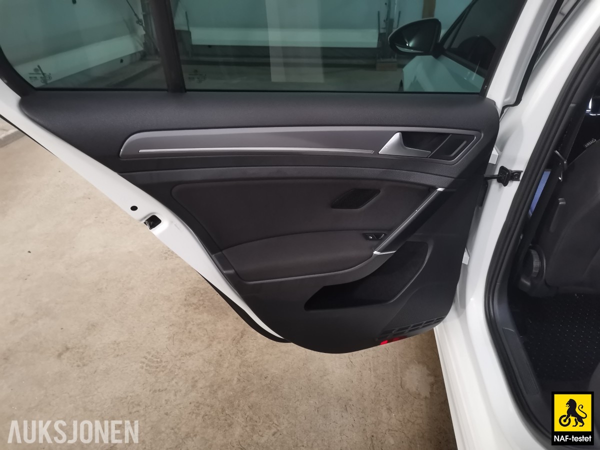 2015 Volkswagen GOLF 150 HK R-LINE AUT ACC VARMER TAKLUKE SPORTSUNDERSTELL