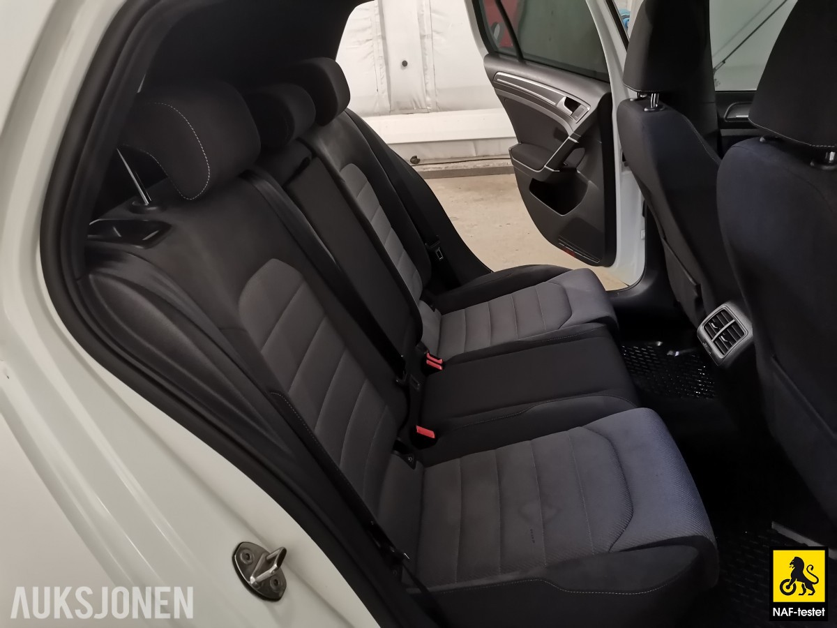 2015 Volkswagen GOLF 150 HK R-LINE AUT ACC VARMER TAKLUKE SPORTSUNDERSTELL