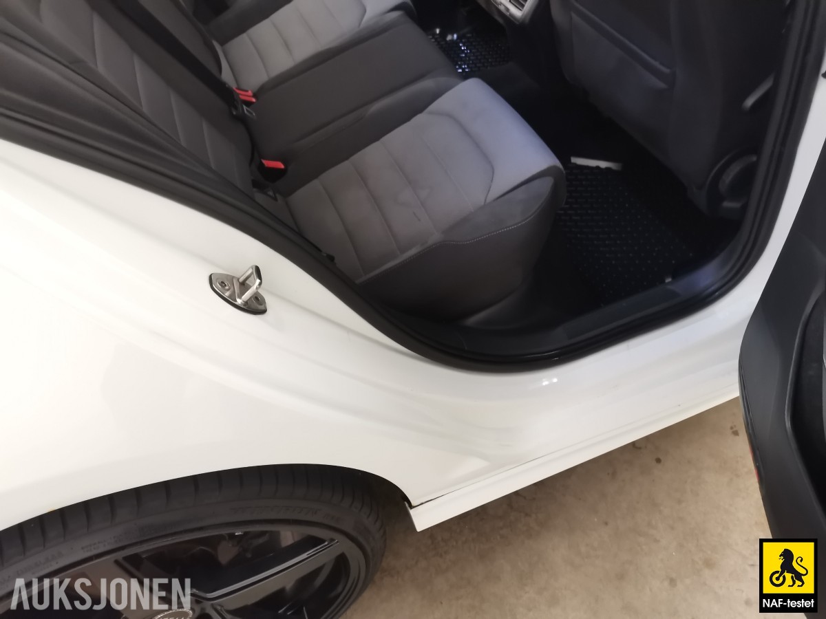 2015 Volkswagen GOLF 150 HK R-LINE AUT ACC VARMER TAKLUKE SPORTSUNDERSTELL