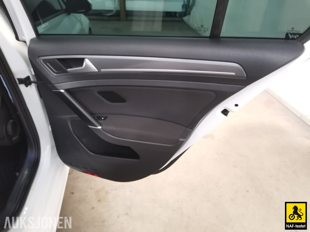 2015 Volkswagen GOLF 150 HK R-LINE AUT ACC VARMER TAKLUKE SPORTSUNDERSTELL