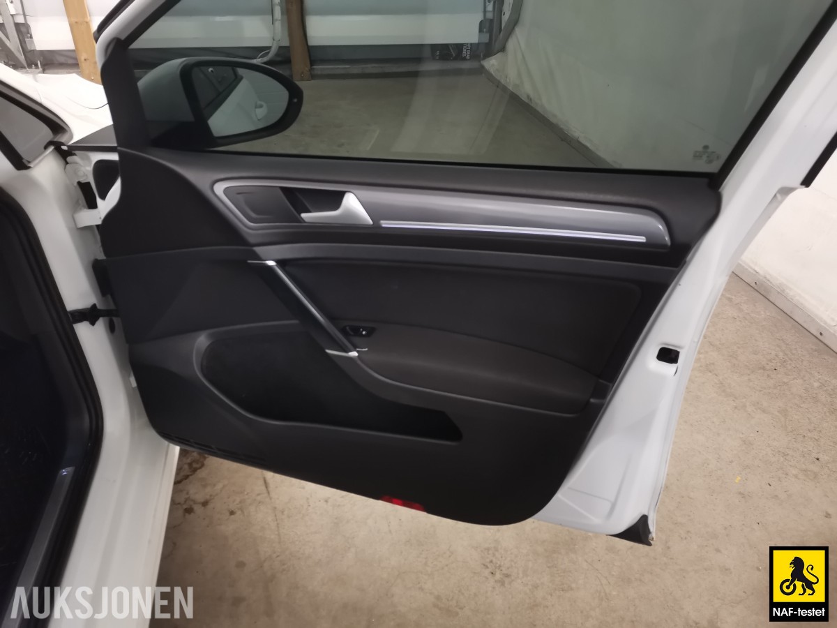 2015 Volkswagen GOLF 150 HK R-LINE AUT ACC VARMER TAKLUKE SPORTSUNDERSTELL