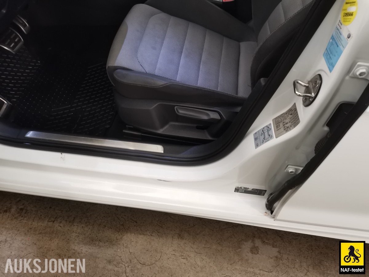 2015 Volkswagen GOLF 150 HK R-LINE AUT ACC VARMER TAKLUKE SPORTSUNDERSTELL