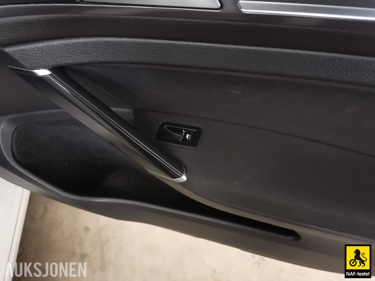 2015 Volkswagen GOLF 150 HK R-LINE AUT ACC VARMER TAKLUKE SPORTSUNDERSTELL