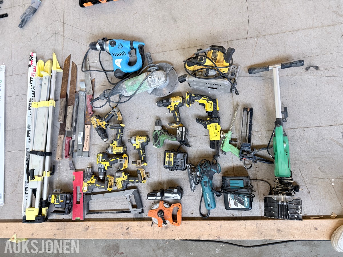 Verktøypakke / parti med DeWalt, Hitachi, Makita m.m. – selges samlet