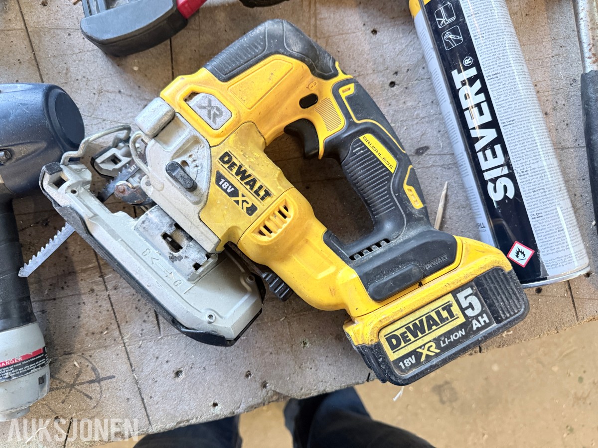Verktøypakke / parti med spikerpistoler, Hilti, DeWalt, Bosch m.m. – selges samlet