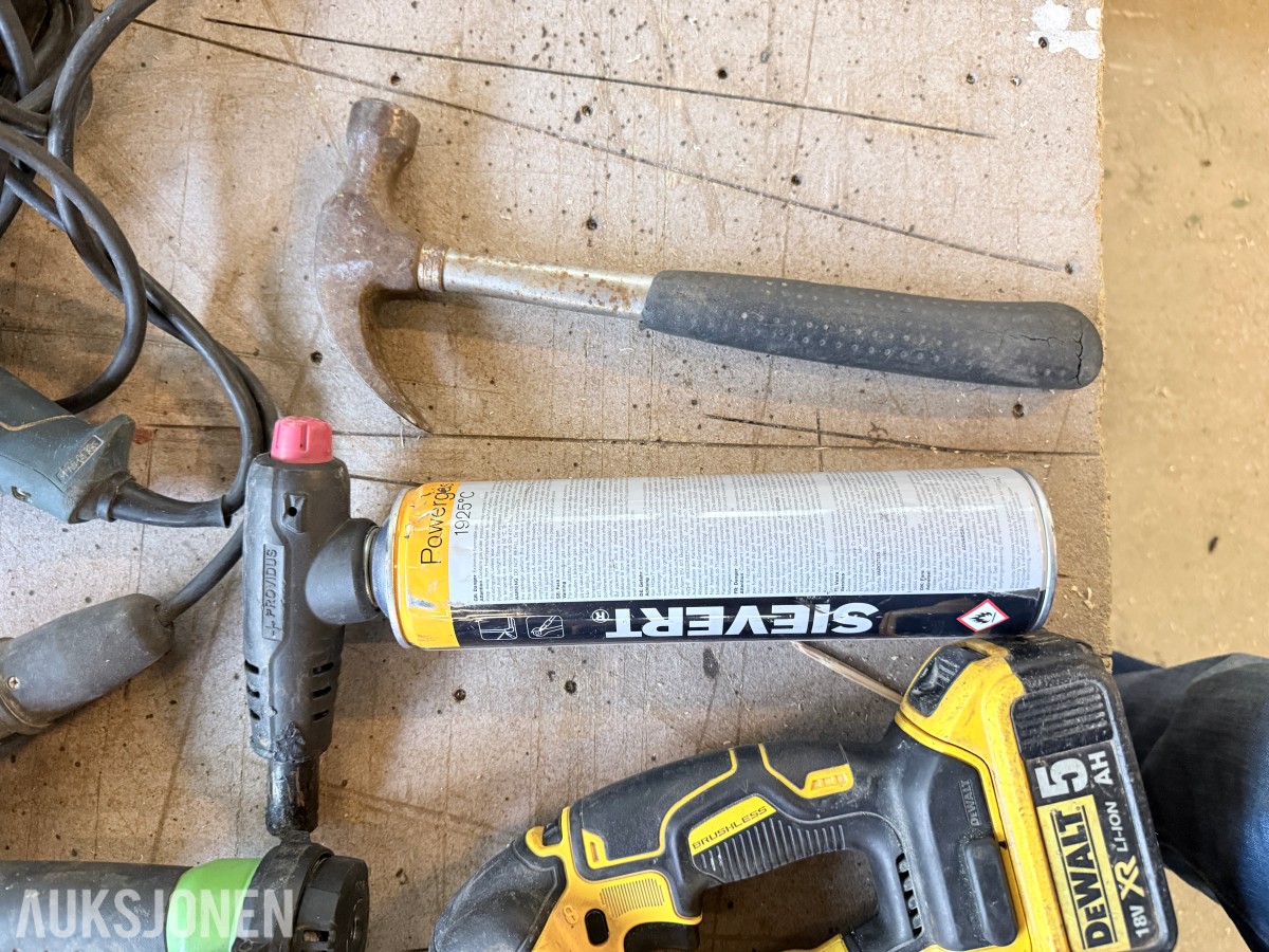 Verktøypakke / parti med spikerpistoler, Hilti, DeWalt, Bosch m.m. – selges samlet
