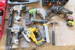Verktøypakke / parti med spikerpistoler, Hilti, DeWalt, Bosch m.m. – selges samlet