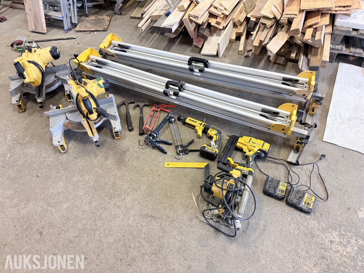DeWalt verktøypakke – kapp-/gjærsager, arbeidsbord, spikerpistol, multikutter, sirkelsag m.m.