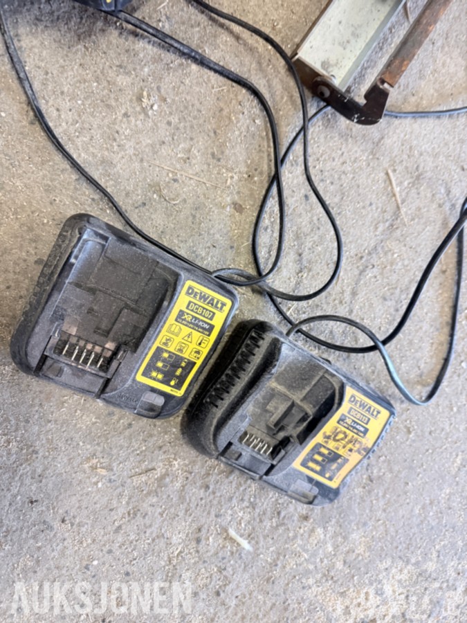 DeWalt verktøypakke – kapp-/gjærsager, arbeidsbord, spikerpistol, multikutter, sirkelsag m.m.