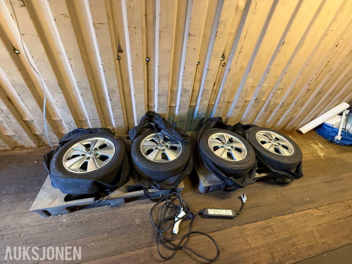 Dekk og ladekabler til Nissan E-NV200 se bilder