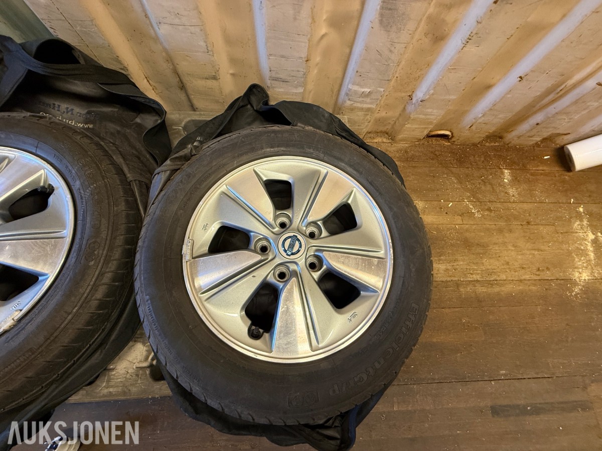 Dekk og ladekabler til Nissan E-NV200 se bilder