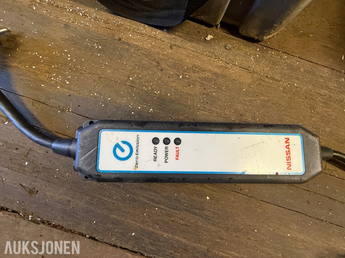Dekk og ladekabler til Nissan E-NV200 se bilder