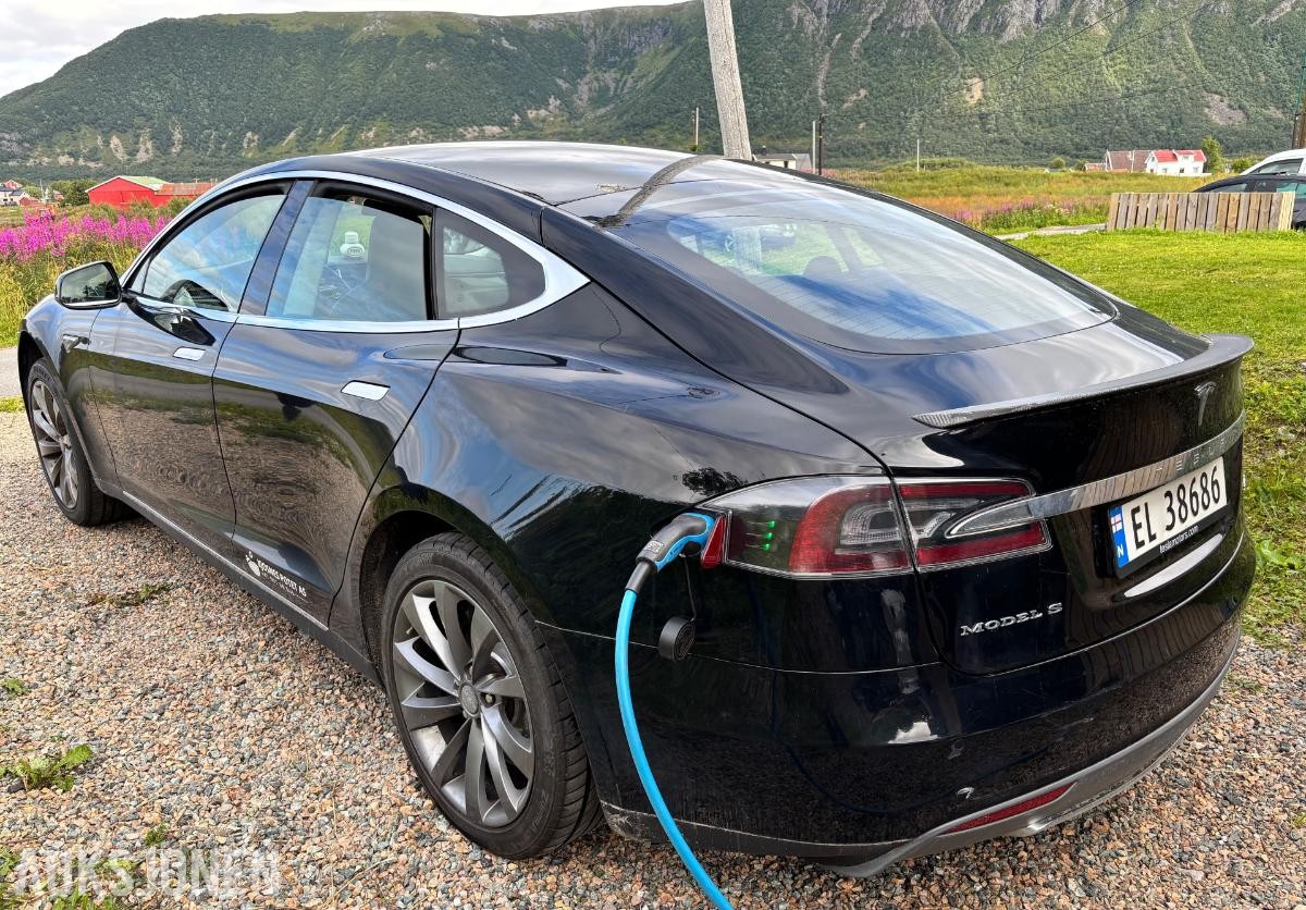 2014 Tesla Model S 311000 km, Eu godkjent til 09.06.2028