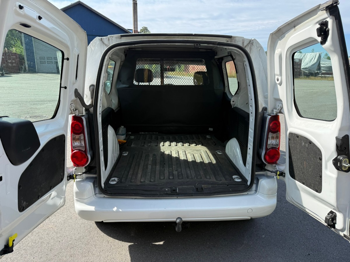 2014 Citroen BERLINGO 1.6-90 D Manuell - Hengerfeste -  159719 km