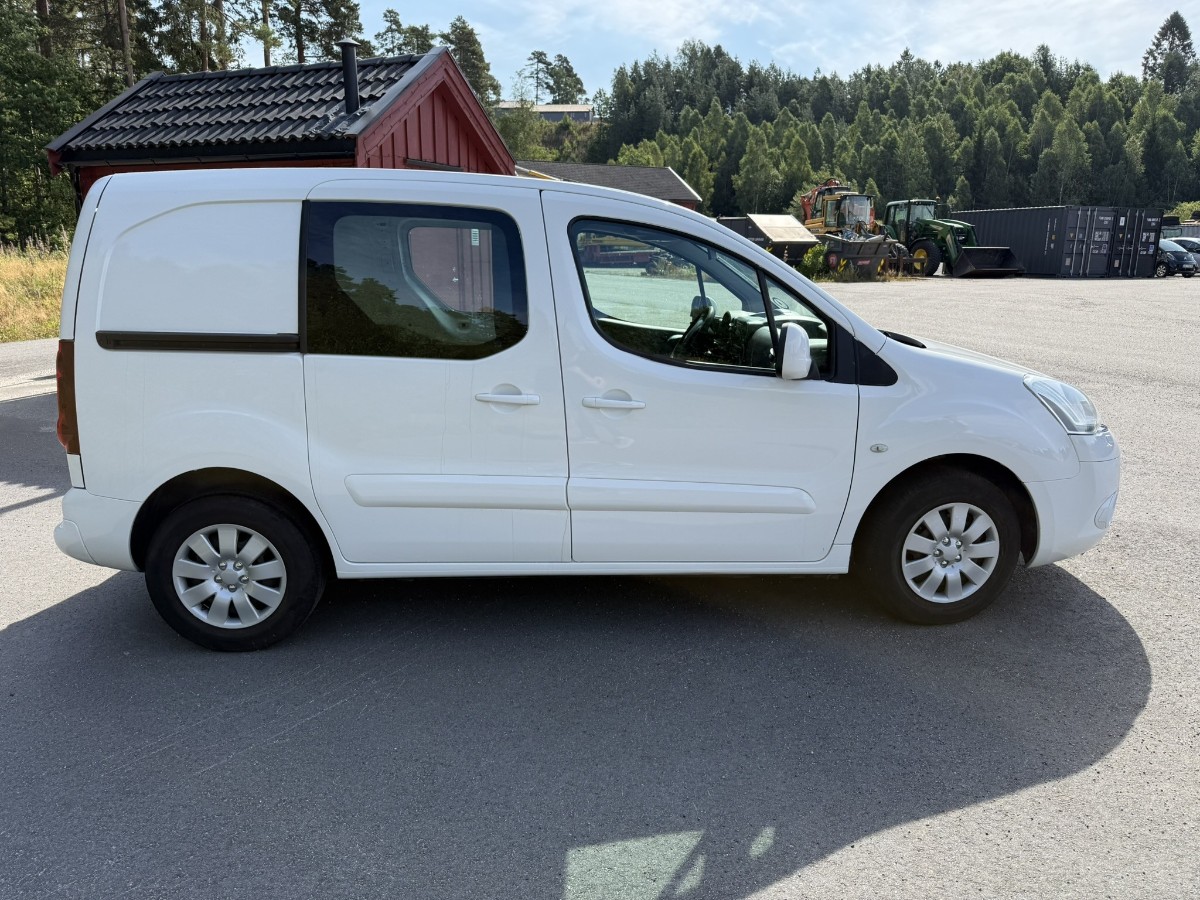 2014 Citroen BERLINGO 1.6-90 D Manuell - Hengerfeste -  159719 km