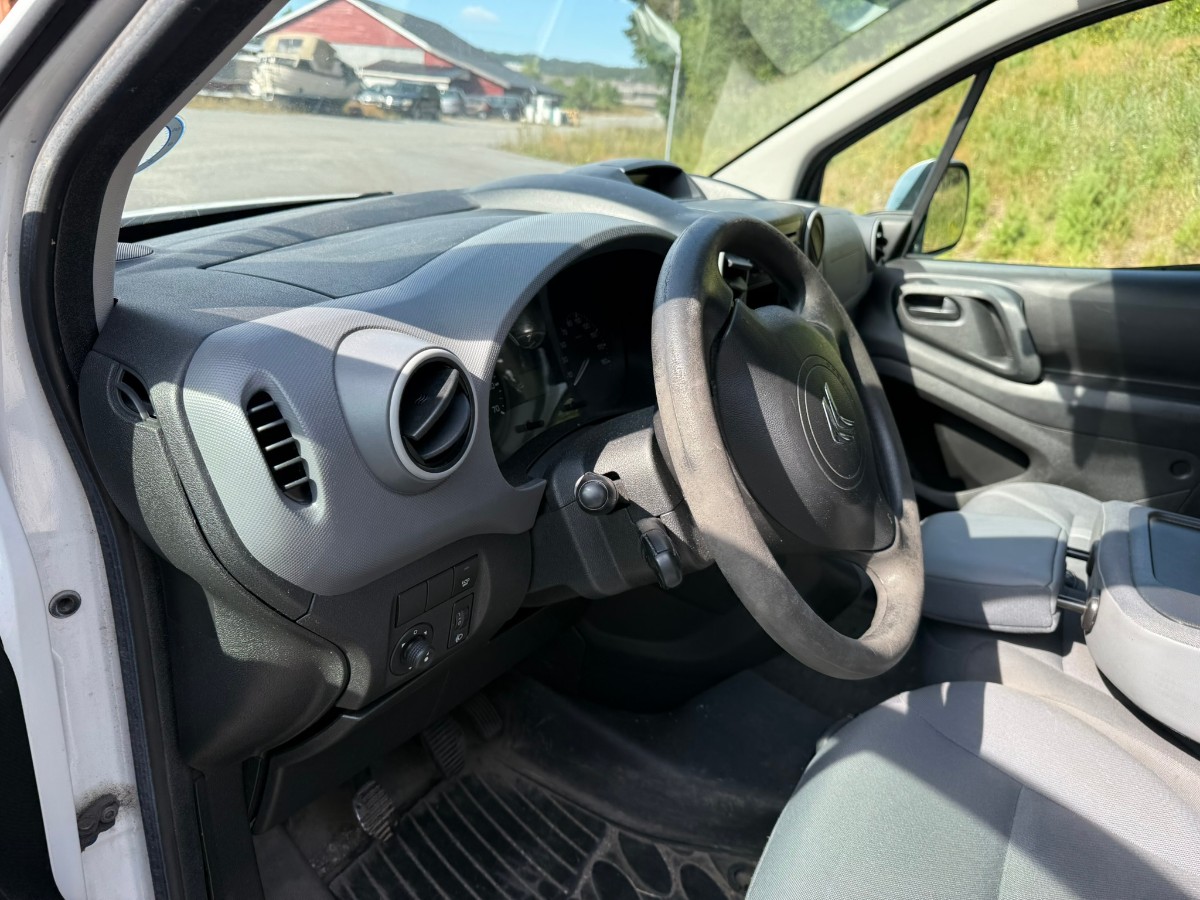 2014 Citroen BERLINGO 1.6-90 D Manuell - Hengerfeste -  159719 km