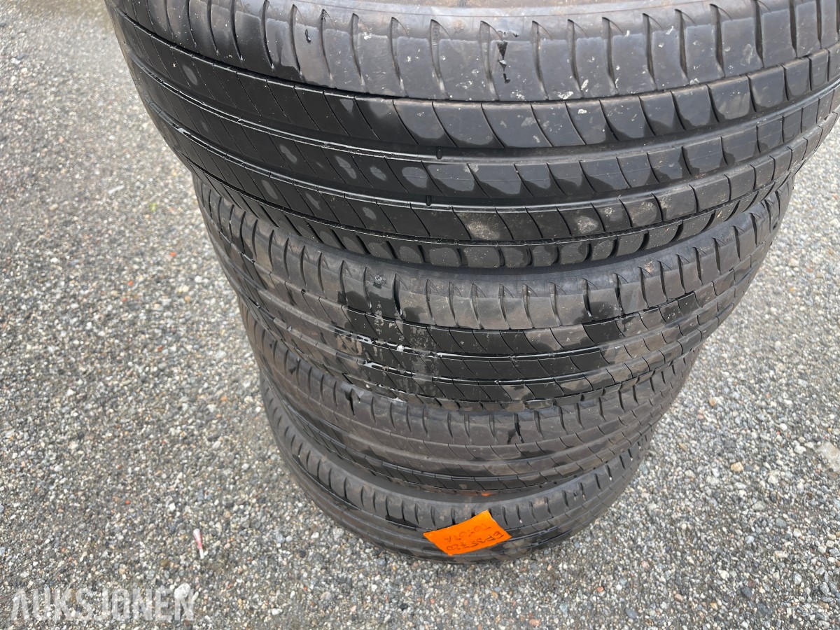 4 stk Michelin sommerhjul 215/65 R16 på stålfelg