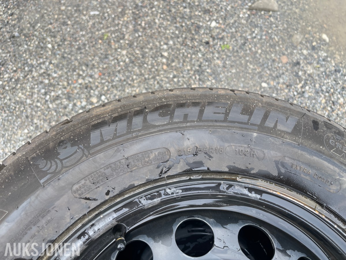 4 stk Michelin sommerhjul 215/65 R16 på stålfelg