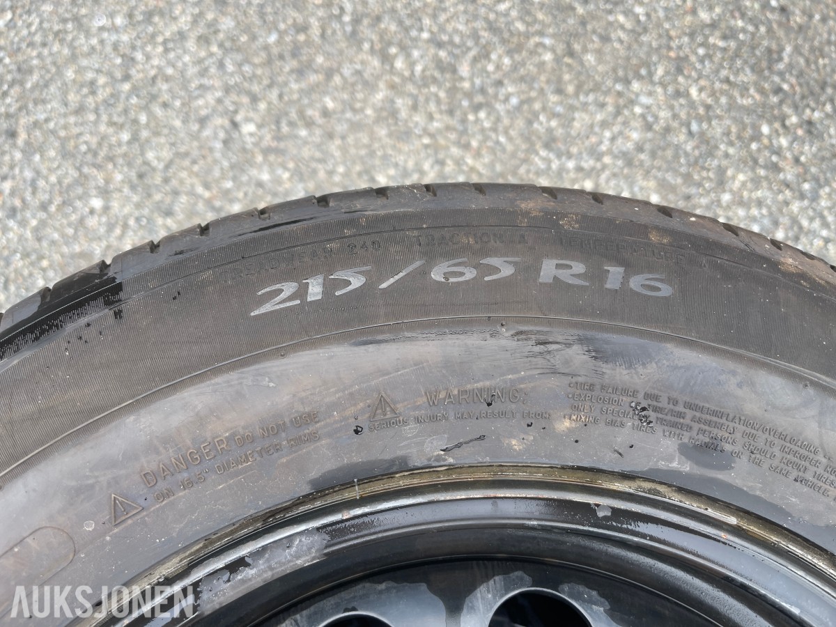 4 stk Michelin sommerhjul 215/65 R16 på stålfelg