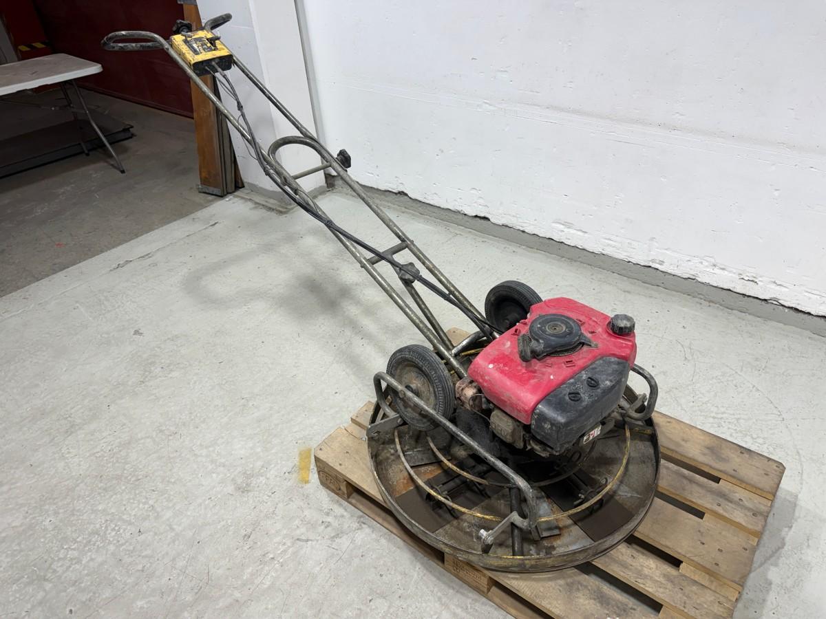Betongglatter med Honda 163 cm³ bensinmotor
