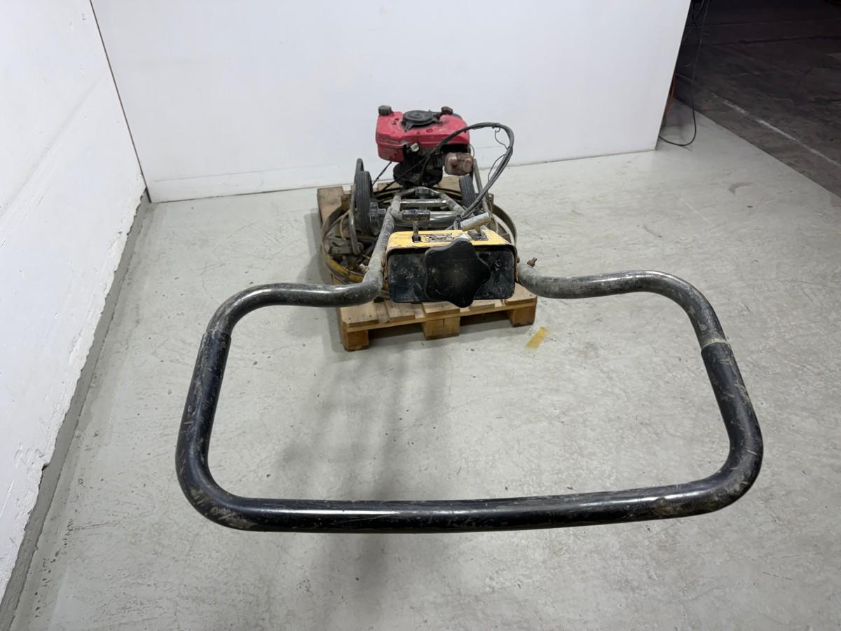 Betongglatter med Honda 163 cm³ bensinmotor