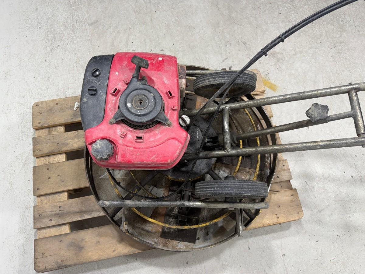 Betongglatter med Honda 163 cm³ bensinmotor
