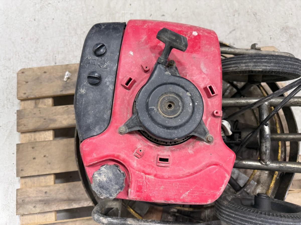 Betongglatter med Honda 163 cm³ bensinmotor