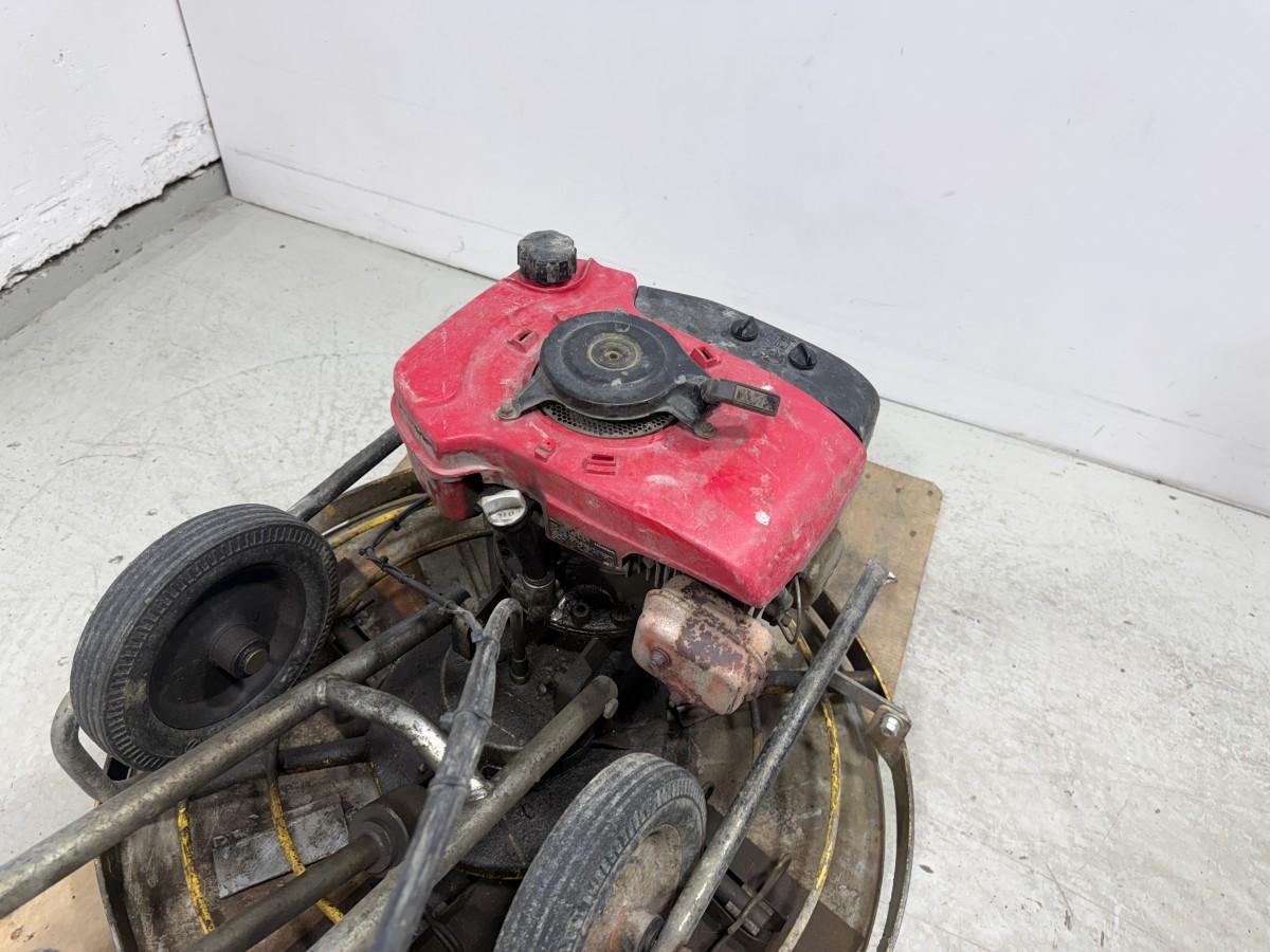 Betongglatter med Honda 163 cm³ bensinmotor
