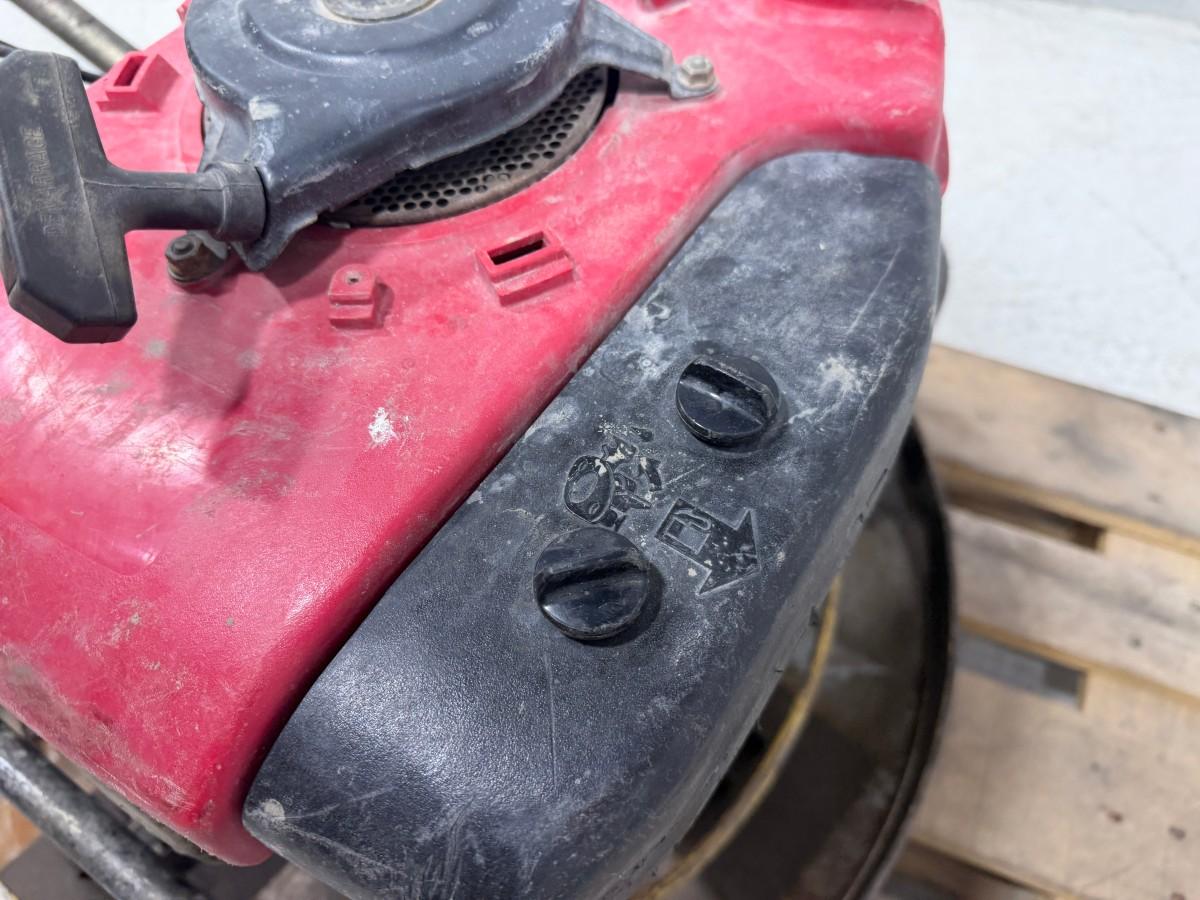 Betongglatter med Honda 163 cm³ bensinmotor