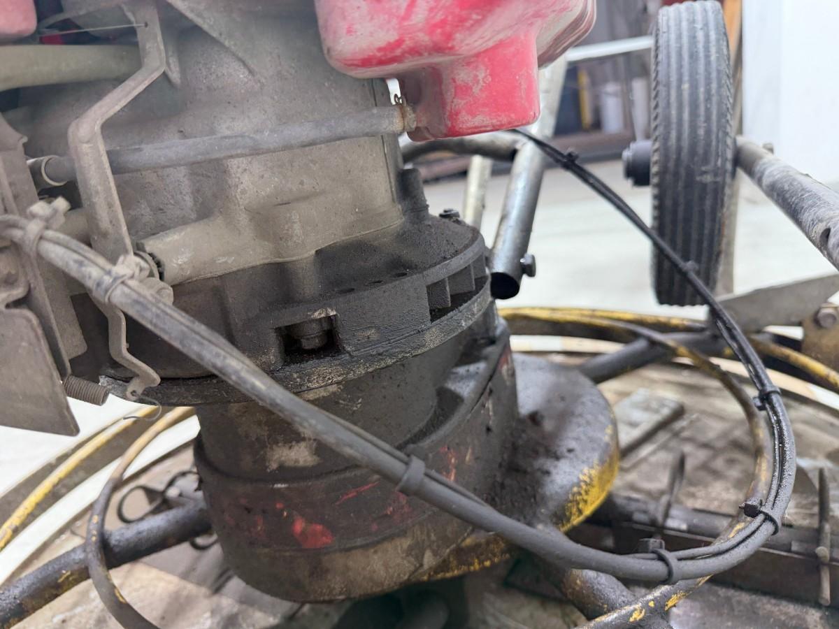Betongglatter med Honda 163 cm³ bensinmotor