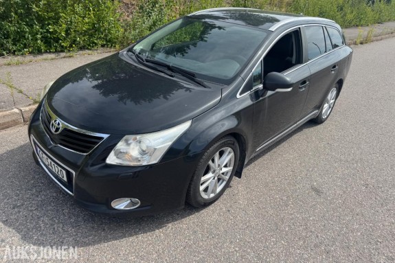 2010 Toyota Avensis 2.0 126hk navigasjon s+v dekk servicehistorikk eu ok 10.2026