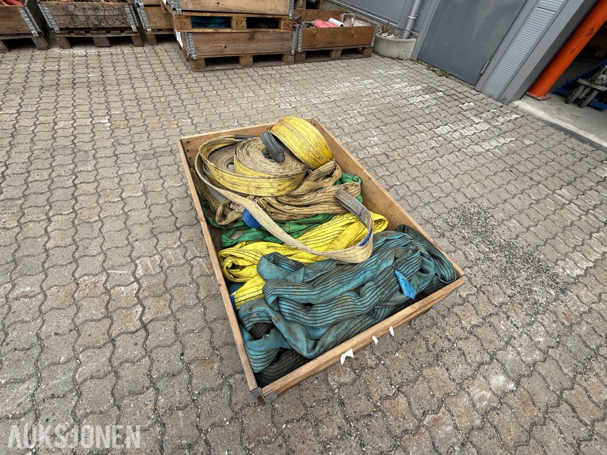 Parti med rundslynnger og båndstropper