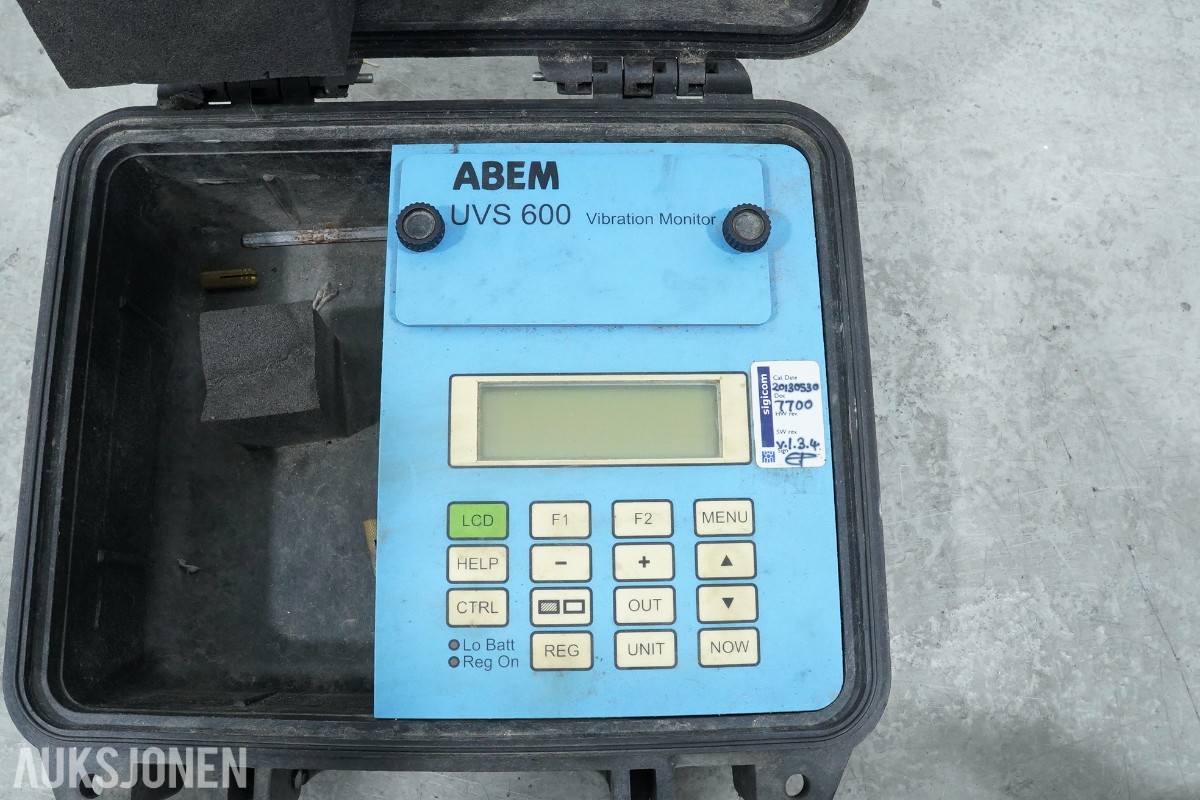 2 stk ABEM UVS 600 vibrasjonsmålere med geofoner og GSM