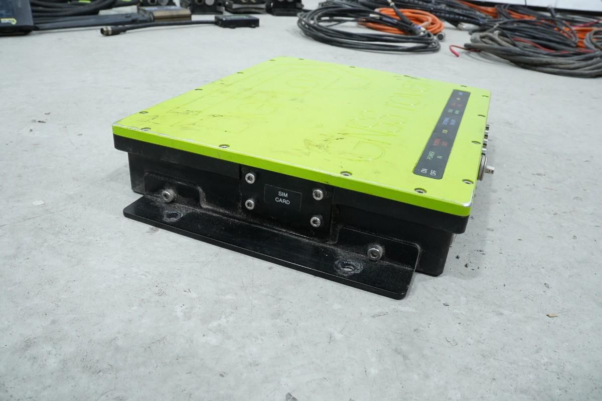 Tittel: DigPilot GNSS-2ST maskinstyringssystem med GNSS-antenner og panel-PC